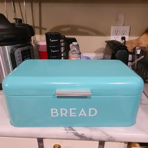 Metal breadbox